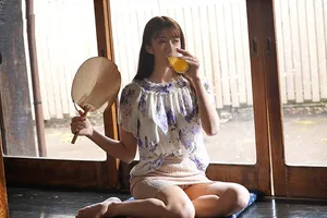 Mùa hè buồn chán ở quê quan hệ cô vợ nhà đối diện thiếu thốn vì lấy gã chồng già